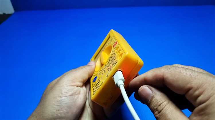 Шаг 2: Извлечение батарейки