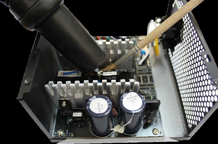 Избегайте повреждений при чистке блока питания