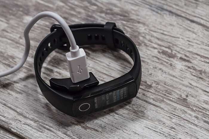 Как быстро и эффективно зарядить фитнес-браслет Honor Band 5 и получить максимум пользы - полезные советы Как правильно заряжать фитнес-браслет Honor Band 5: полезные советы