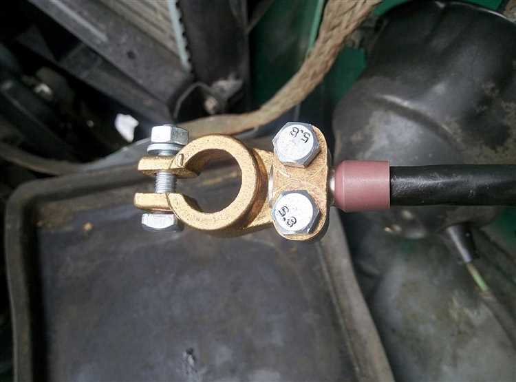 Шаг 1: Отключение зажигания и защита терминалов