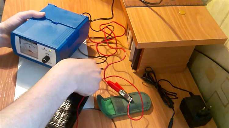 Видеоинструкция по зарядке аккумулятора шуруповерта без зарядного устройства: